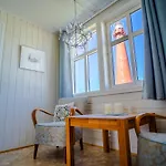 Den Gamle Fyrmesterboligen Apartman